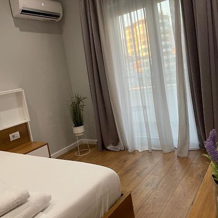 טיראנה Andys Rooms Hotel מראה חיצוני תמונה