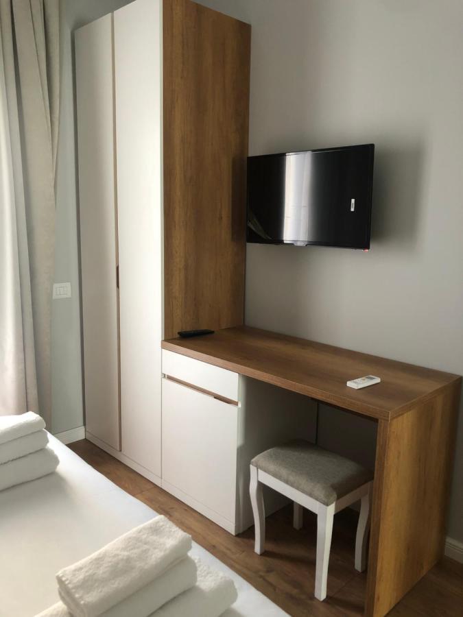 טיראנה Andys Rooms Hotel מראה חיצוני תמונה