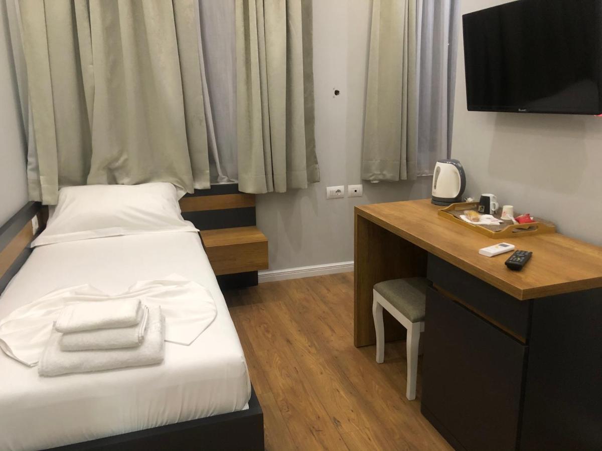 טיראנה Andys Rooms Hotel מראה חיצוני תמונה