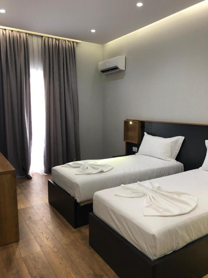 טיראנה Andys Rooms Hotel מראה חיצוני תמונה