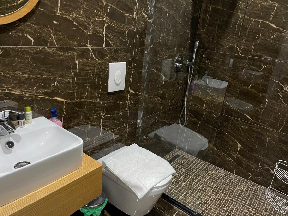 טיראנה Andys Rooms Hotel מראה חיצוני תמונה