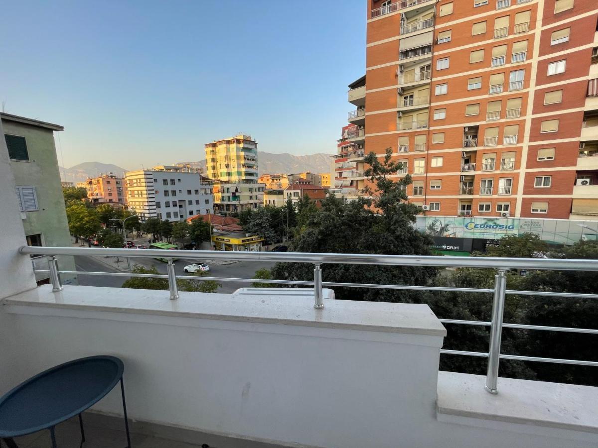 טיראנה Andys Rooms Hotel מראה חיצוני תמונה