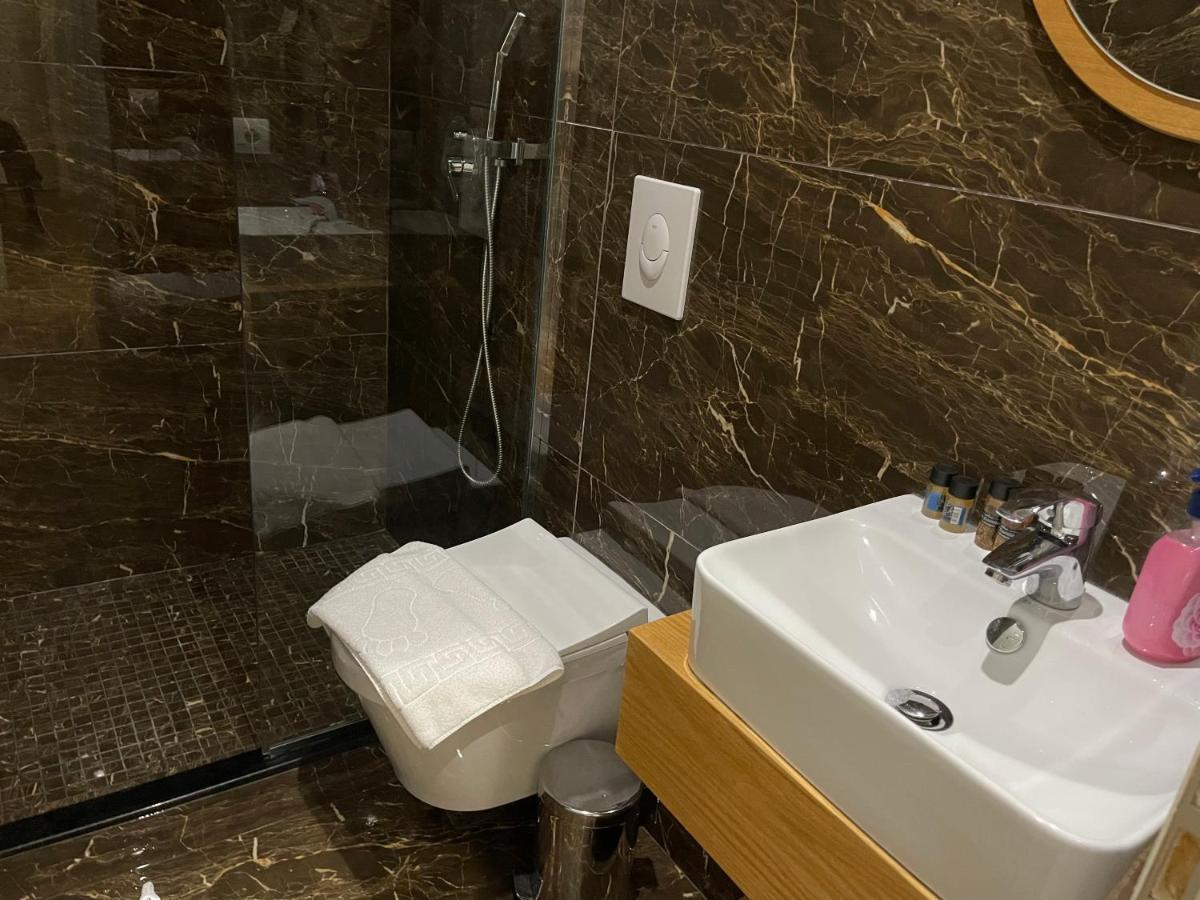 טיראנה Andys Rooms Hotel מראה חיצוני תמונה