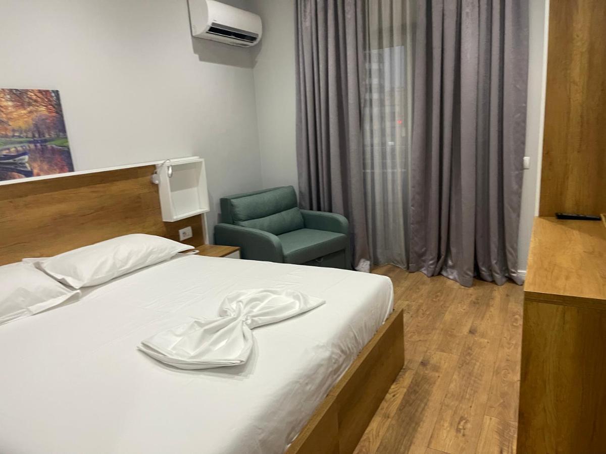 טיראנה Andys Rooms Hotel מראה חיצוני תמונה