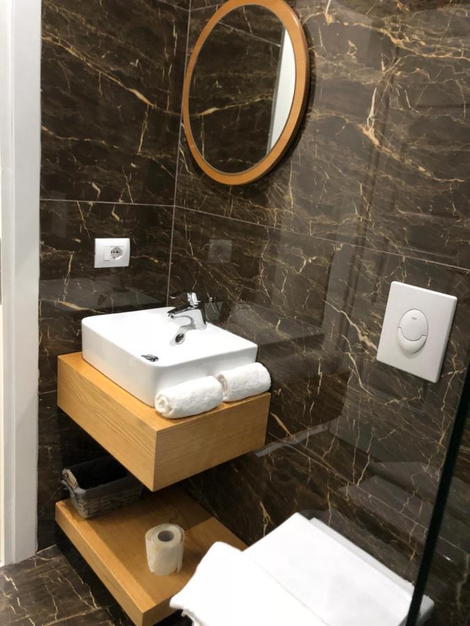 טיראנה Andys Rooms Hotel מראה חיצוני תמונה